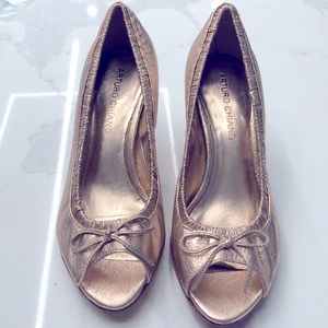 Arturo Chiang pink metallic heels